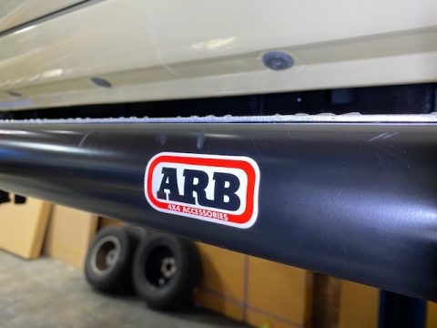 ランクル200　前期型　ARB　ARB４x４　プロテクションステップ　オールペイント　ランクルさいたま北店　フレックスドリーム
